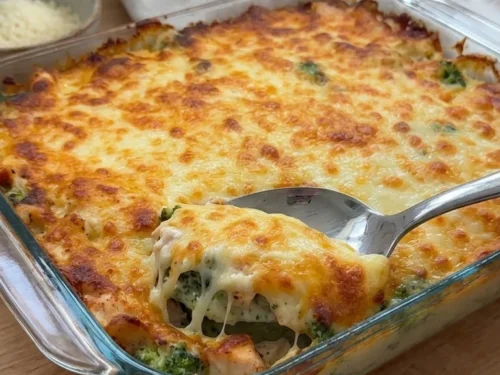 Cheesy Chicken & Broccoli Alfredo Casserole